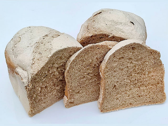 Chléb ze směsi ENERGY pečený v domácí automatické pekárně
